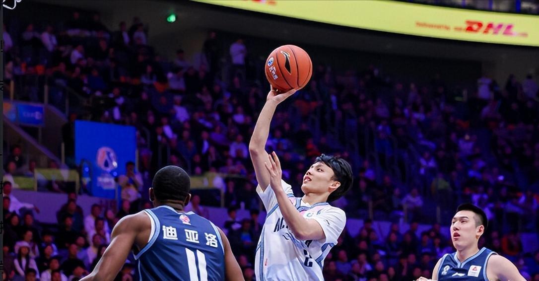 世界杯滚球玩法-广东男篮80:82输新疆，看看媒体怎么说，徐杰和胡明轩成罪魁祸首